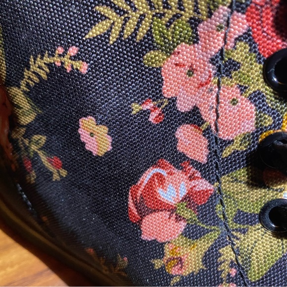 DR. MARTENS Shoreditch Floral Canvas Boot - Picture 10 of 12